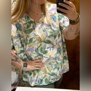 Neutral printed top